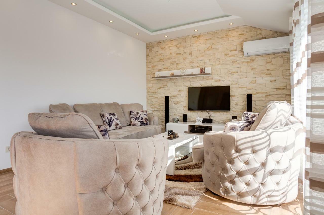 Divino Apartment Tivat Exterior foto