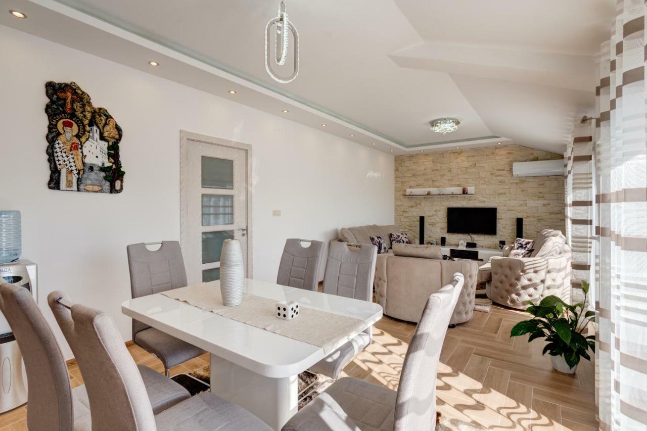 Divino Apartment Tivat Exterior foto